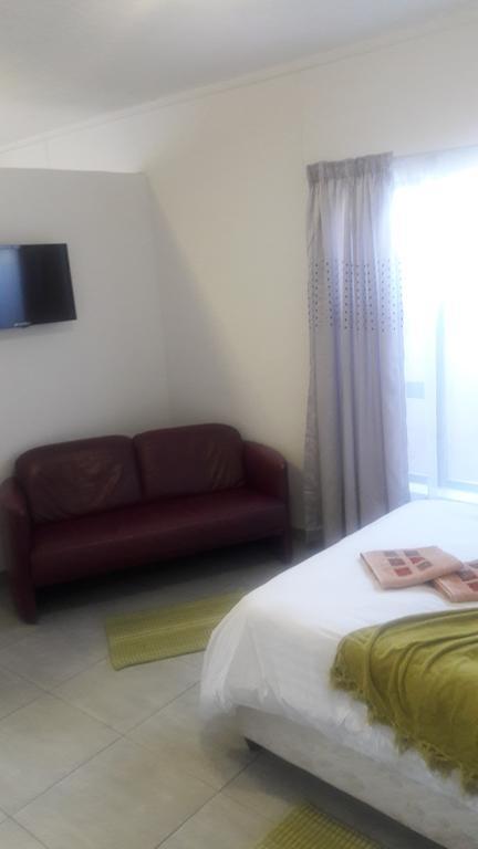 Self-Catering Studio, Unit 6 On Krupp Windhoek Extérieur photo